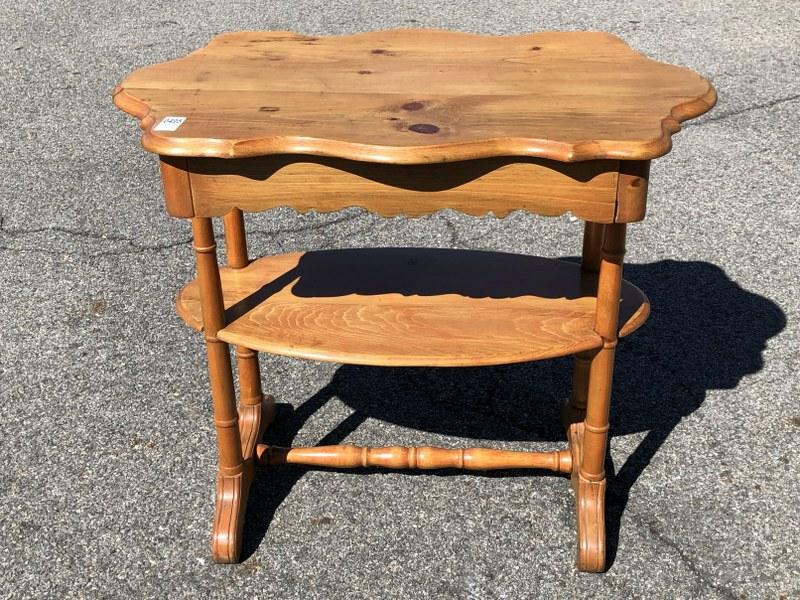 COUNTRY PINE 1 DRAWER STAND, IN VERY NICE ESTATE (1 of 1)