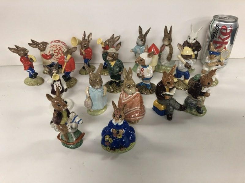 (19) RABBIT FIGURINES INCL. (15) ROYAL DOULTON: (19) RABBIT FIGURINES INCL. (15) ROYAL DOULTON BUNNYKINS, (3) BEATRIX POTTER & (1) BESWICK, ALL IN EXCELLENT ESTATE CONDITION, FROM LOCAL ESTATE.