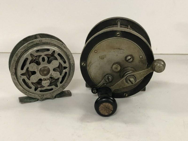 (2) EARLY FISHING REELS INCL. JULIUS VOM HOFE PATENT (1 of 8)