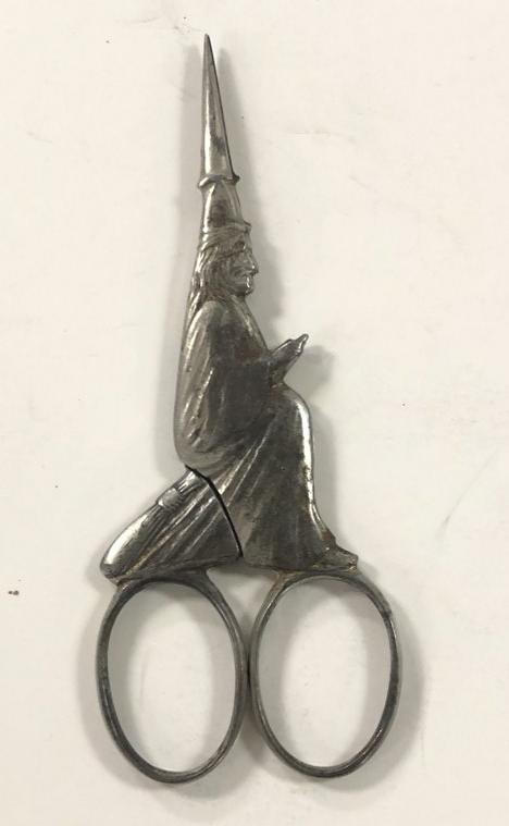 RARE SCISSORS WITH WITCH ON A BROOM, MADE BY D. PERES (1 of 4)