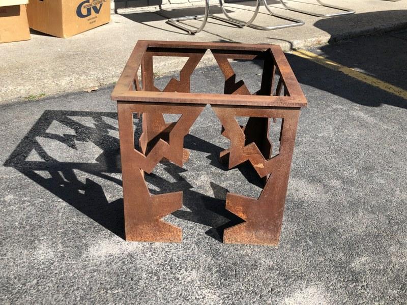 MODERN DESIGN IRON OUTDOOR TABLE, NEEDS A TOP, MEASURES (1 of 2)