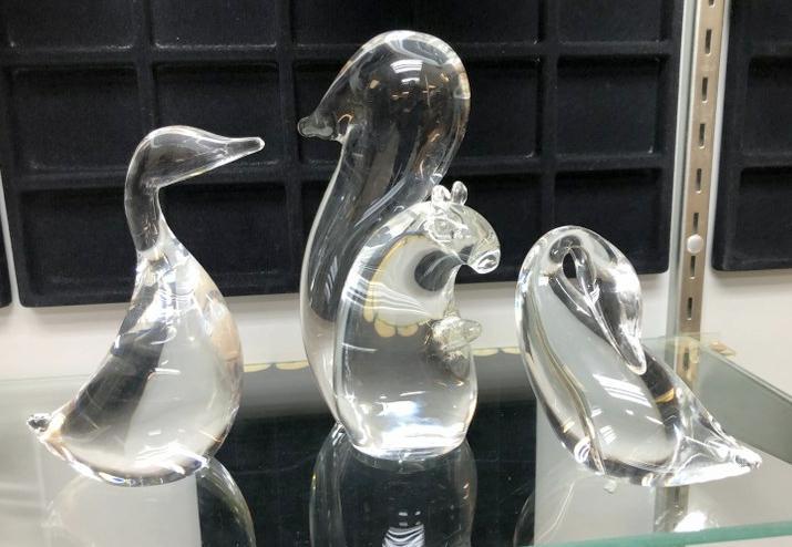 (3) STEUBEN GLASS FIGURES, ALL IN VERY NICE CONDITION, (1 of 4)