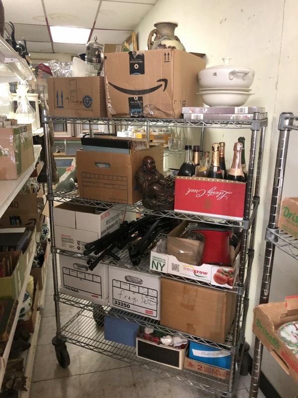 ESTATE MISC. CART LOT, PORCELAINS, GLASS, OLD PHOTOS, (1 of 10)