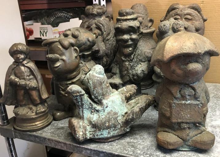 (10) VINTAGE BRONZE BANK MOLDS, SOME POPULAR CARTOON (1 of 8)