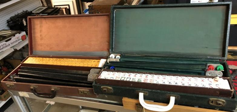 (2) OLDER COMPLETE MAH JONG SETS, ONE WITH BAKELITE (1 of 5)