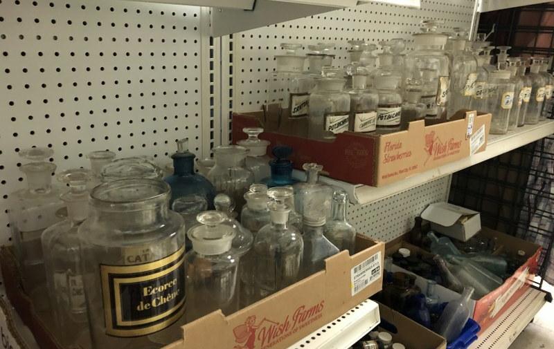 LARGE APOTHECARY BOTTLE AND ACCESSORIES LOT, SOME IN (1 of 4)