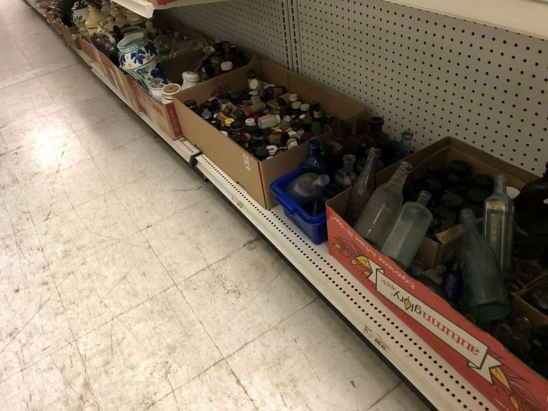 7 BOXES OF MISC APOTHECARY BOTTLES, JARS, ETC., MOST (1 of 8)