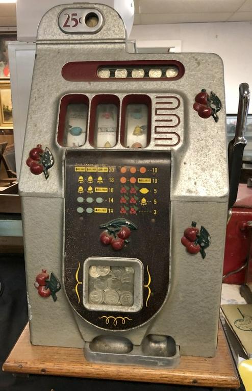 MILLS BLACK CHERRY SLOT MACHINE, WORKS FINE FROM ESTATE (1 of 4)