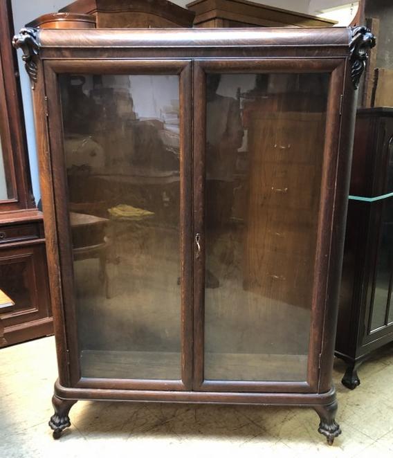 2 DOOR QUARTER SEWN OAK BOOKCASE W/LIONS HEAD ON TOP (1 of 6)