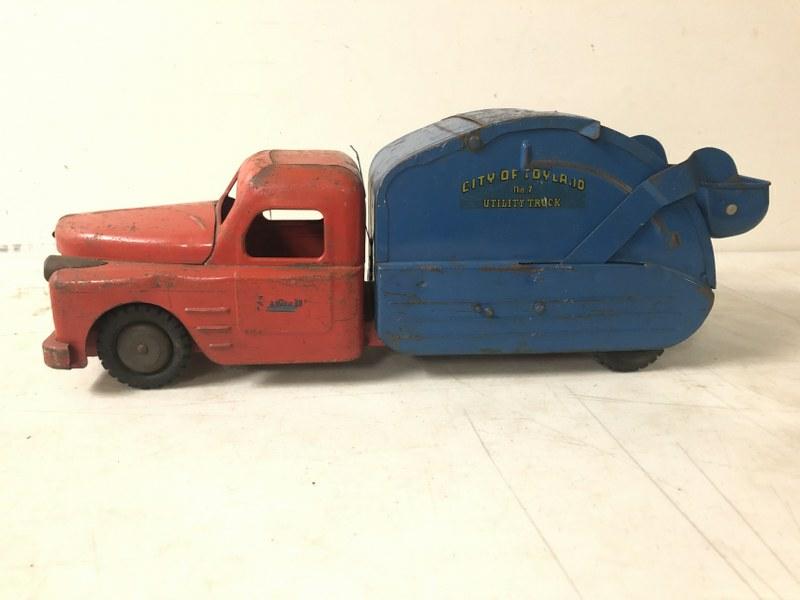 1950'S ERA STRUCTO CITY OF TOYLAND NO.7 UTILITY STEEL (1 of 5)