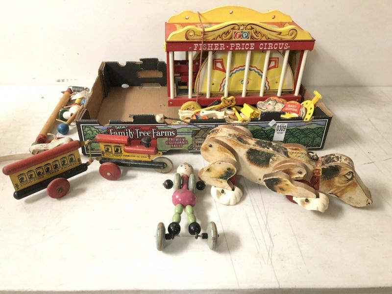 ESTATE LOT FISHER PRICE TOYS INCLUDING CIRCUS WAGON & (1 of 7)