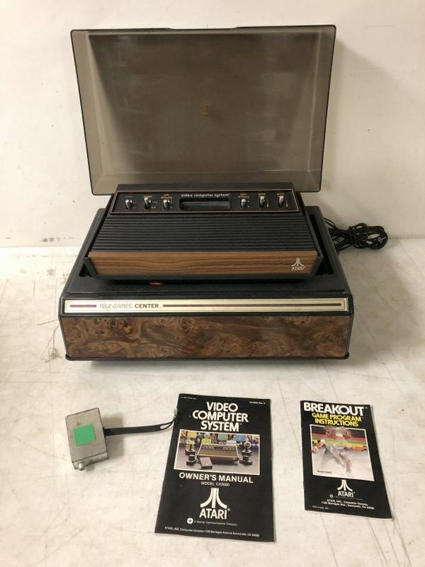 VINTAGE ATARI GAME WITH 2 GAMES (BREAKOUT & COMBAT) (1 of 5)