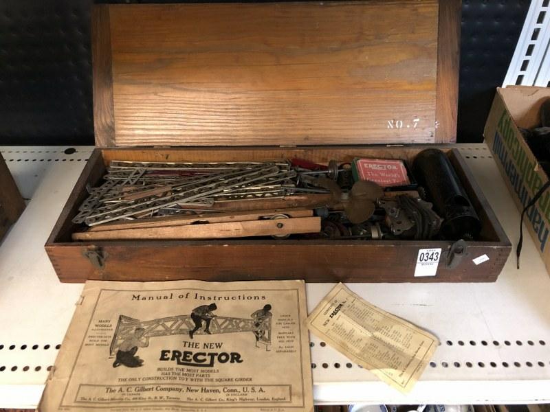 OLD ERECTOR SET IN WOODEN BOX W/BOOKLET, FOUND IN OLD (1 of 4)