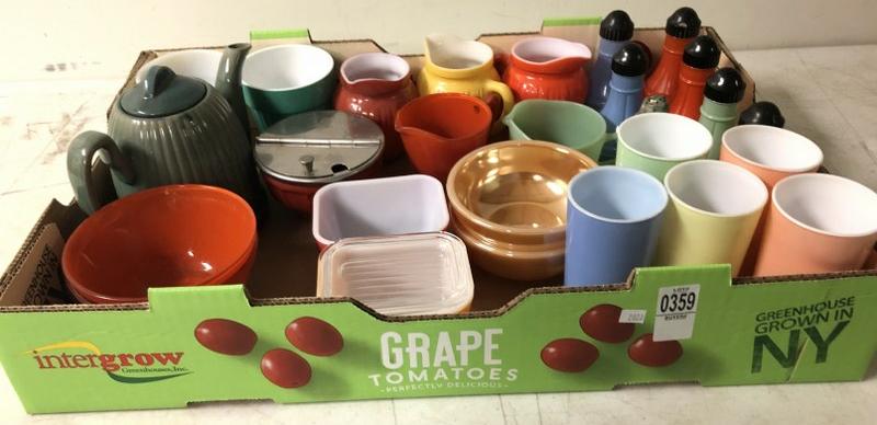 ESTATE LOT OF MISC OLDER GLASSWARE, PITCHERS, SALT & (1 of 5)