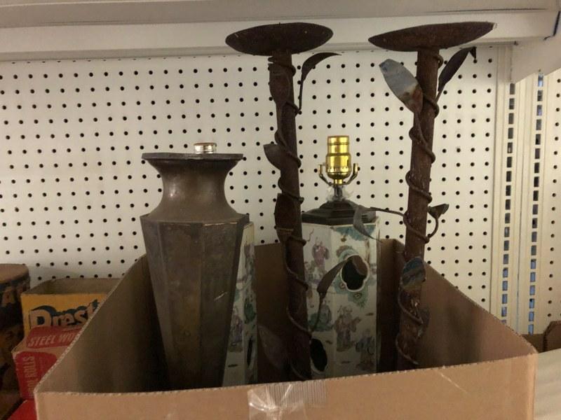 BOXLOT INCLUDING PR OF ASIAN LAMPS, PR OF METAL (1 of 3)