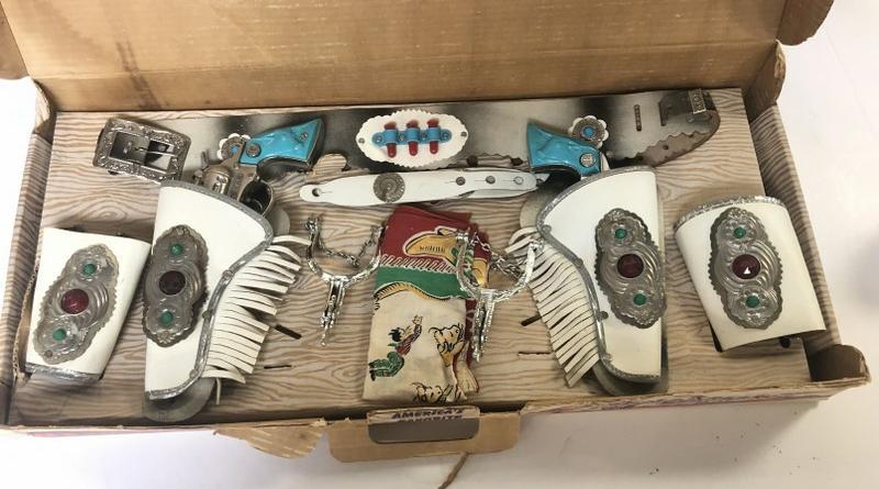 WESTERN BOY LEATHER HOLSTER SET WITH ACCESSORIES IN (1 of 3)