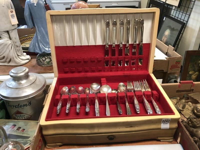 SET OF HOLMES & EDWARDS FLATWARE, SERVICE FOR 6 OR (1 of 1)