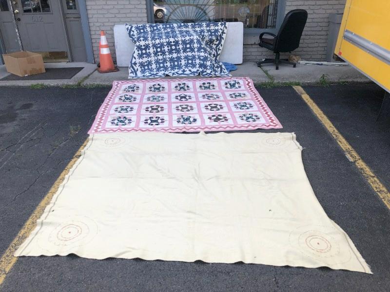 ESTATE BOXLOT W/2 QUILTS AND 1 BLANKET (1 of 6)