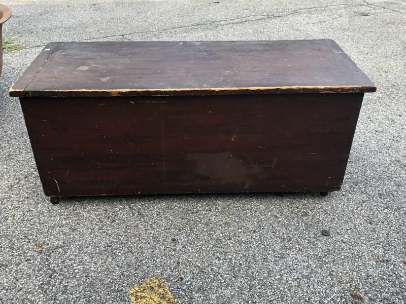 OLD PINE BLANKET BOX, LID NEEDS TO BE REATTACHED, (1 of 1)