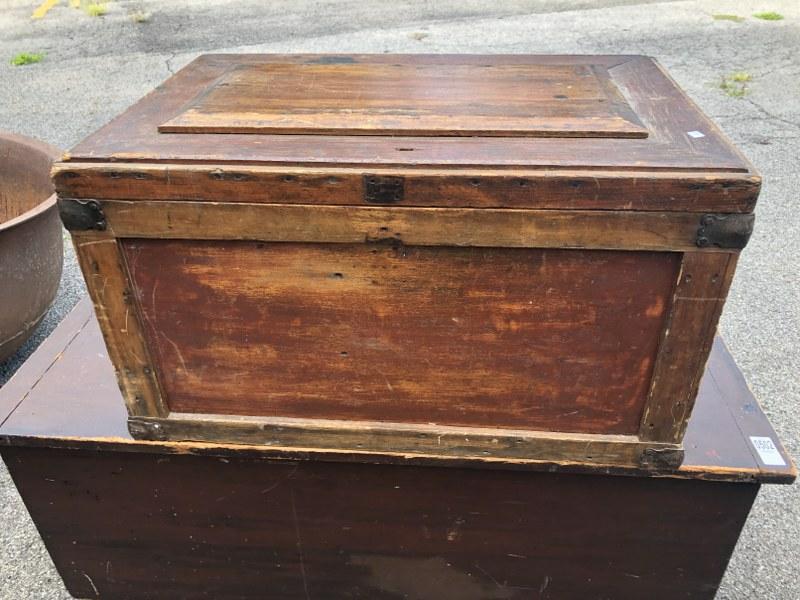NICE OLD PINE TOOL BOX WITH STRAPPED METAL CORNERS, (1 of 2)
