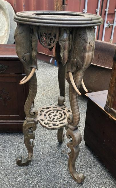 OLDER ELEPHANTS HEAD PEDESTAL, WITH THREE HEADS, WORN (1 of 3)