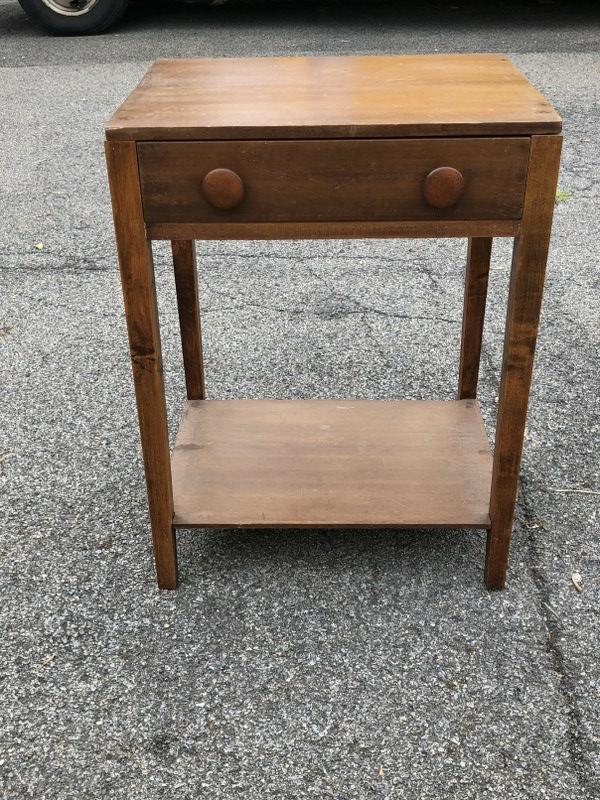 COUNTRY ONE DRAWER PINE STAND, FROM DUTCHESS COUNTY (1 of 1)