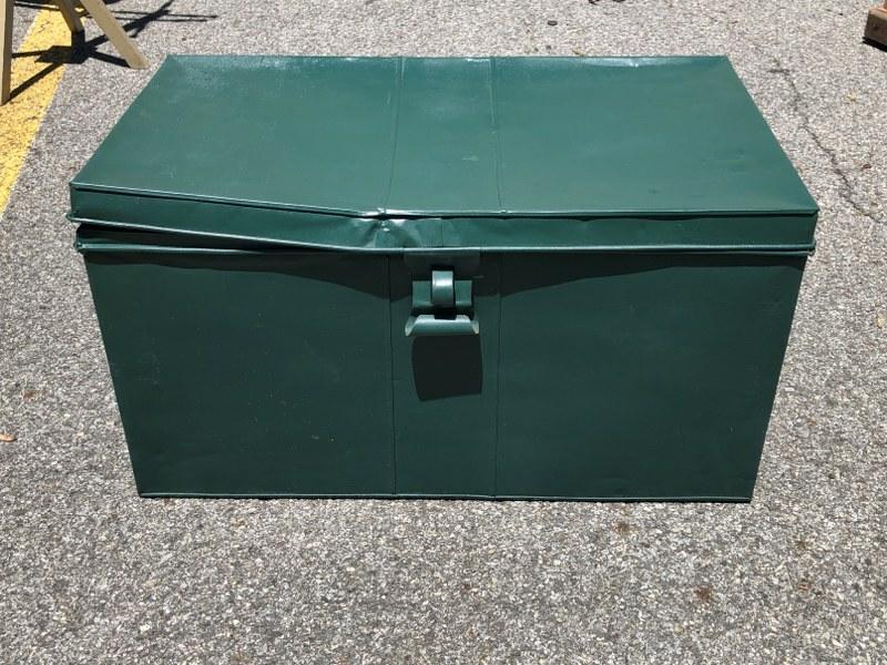 OLD GREEN METAL STORAGE BOX ,MEASURES 28"X 16" X 15": OLD GREEN METAL STORAGE BOX ,MEASURES 28"X 16" X 15" HIGH