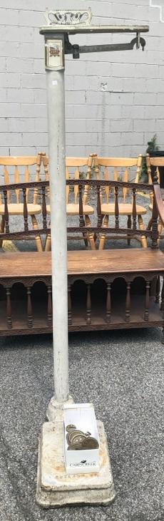 OLD HOWE FLOOR SCALE W/WEIGHTS (1 of 2)