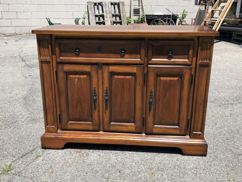 CONTEMPORARY CABINET IN NICE ESTATE CONDITION, MEASURES (1 of 1)