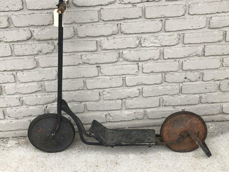 OLD SCOOTER, FROM HUDSON VALLEY ESTATE. (1 of 1)