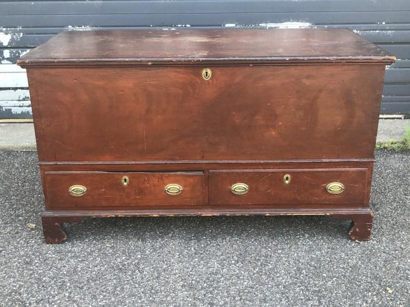 EARLY PINE DOVETAILED BLANKET BOX W/BRACKET FEET, BRASS (1 of 5)