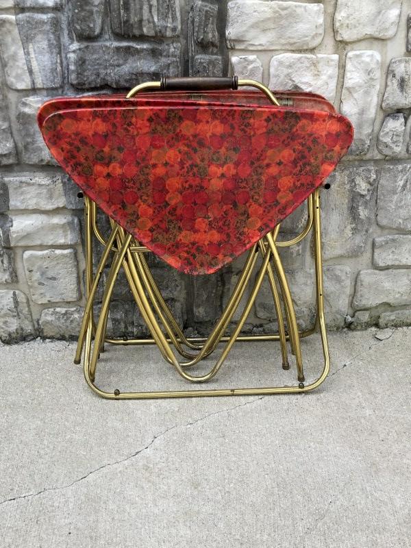 MID CENTURY SET OF (4) TV SNACK TABLES, IN VERY NICE (1 of 5)