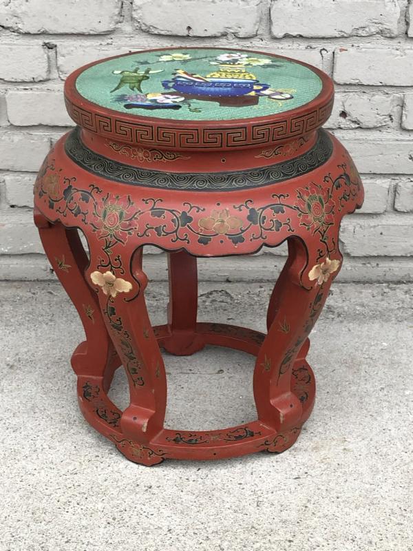 CLOISONNE TOP CHINESE TABLE WITH RED DECORATED BASE,: CLOISONNE TOP CHINESE TABLE WITH RED DECORATED BASE, FROM WOODSTOCK, N.Y. ESTATE, IN EXCELLENT CONDITION, WITH NO ISSUES, TOP IS CRISP, CLEAN, AND WONDERFULLY DECORATED. TABLE MEASURES 18.5" HIGH X 13