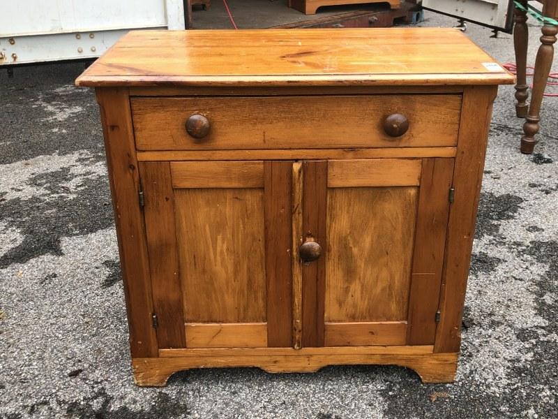 PINE COUNTRY WASHSTAND, MEASURES 29.5" W X 15.5" DEEP X (1 of 1)