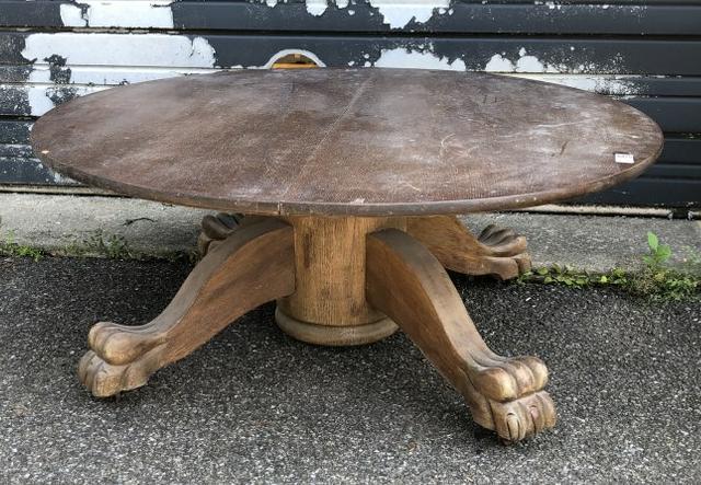 ROUND OAK COFFEE TABLE, MEASURES 44" ACROSS, 18.5" (1 of 2)