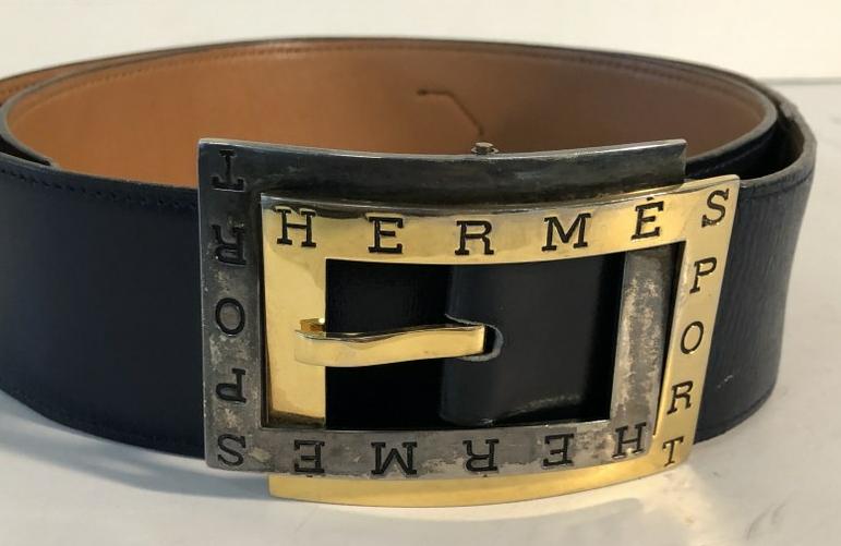 VINTAGE HERMES SPORT LADIES BLACK BELT,UNUSUAL BUCKLE,: VINTAGE HERMES SPORT LADIES BLACK BELT,UNUSUAL BUCKLE, SIGNED AS PICTURED, IPENED IT MEASURES 45" LONG. FROM FINE DUTCHESS COUNTY, N.Y. ESTATE, VERY NICE CONDITION.