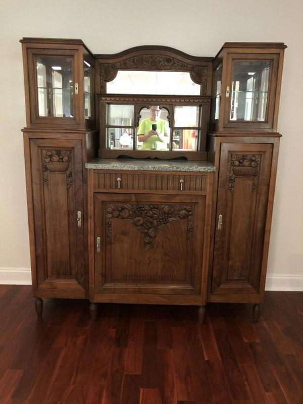 BEAUTIFUL WALNUT CARVED MARBLE TOP SIDEBOARD DISPLAY (1 of 8)