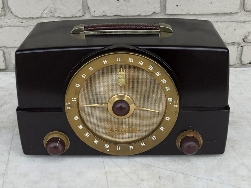 ZENITH 1940'S TUBE RADIO MODEL G725, BAKELITE, VERY (1 of 4)