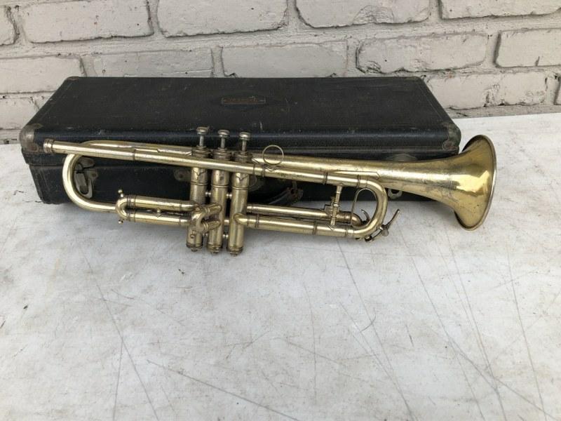 OLD MARTIN BRASS TRUMPET FROM LOCAL ESTATE, NO (1 of 8)