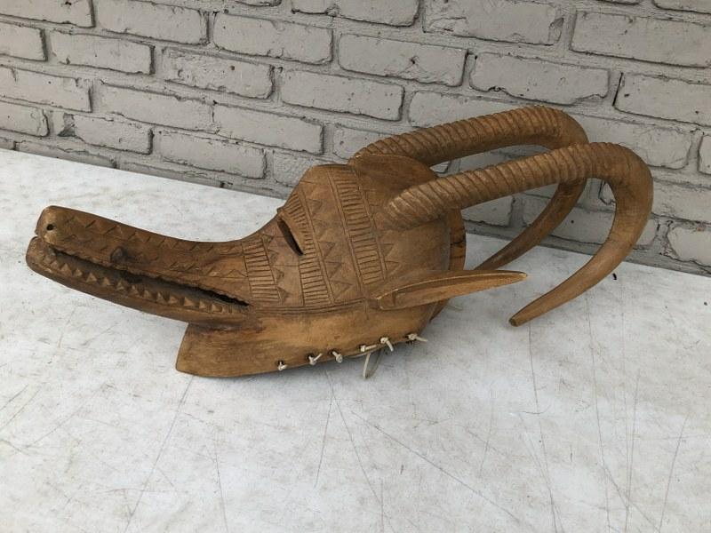 CARVED AFRICAN MASK WITH LONG SNOUT AND LONG CURVED (1 of 5)
