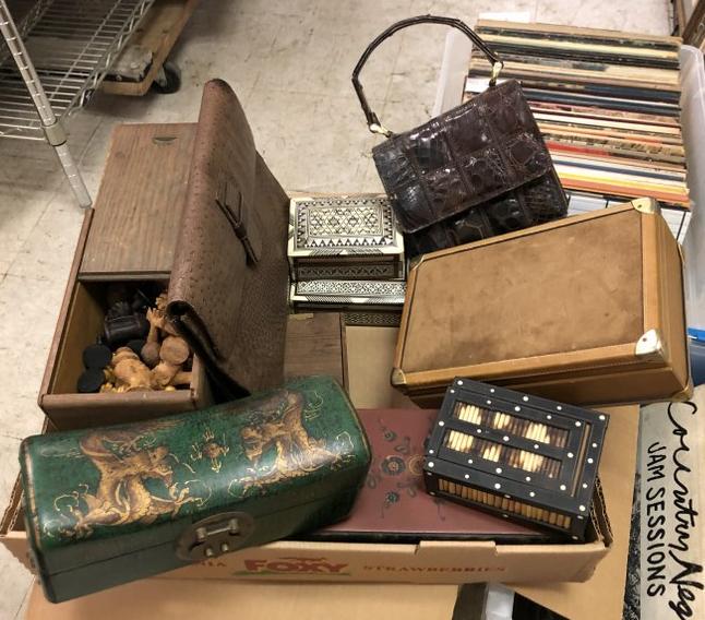 MISC. ESTATE LOT INTERESTING SMALL BOXES, BOX WITH (1 of 6)