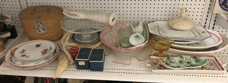 ESTATE SHELF LOT MISC. PORCELAINS, CERAMICS, ASIAN (1 of 8)