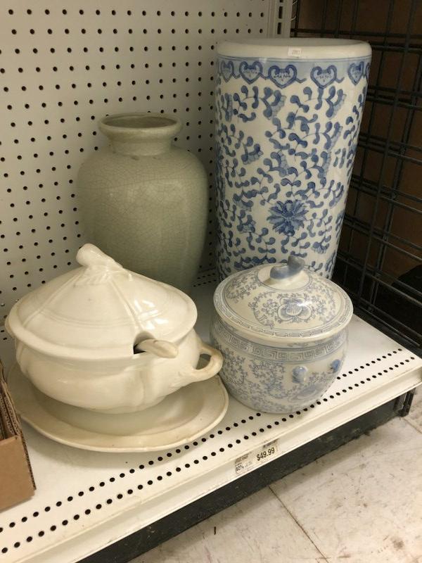 ESTATE LOT CERAMICS, FROM WOODSTOCK, N.Y. ESTATE. (1 of 3)