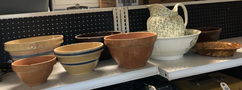 ESTATE LOT COUNTRY BOWLS (CHIPPED, HAIRLINES ) WASHBOWL (1 of 5)