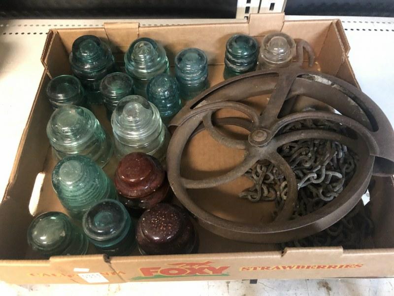 TRAY LOT INSULATORS & PULLEY. (1 of 1)