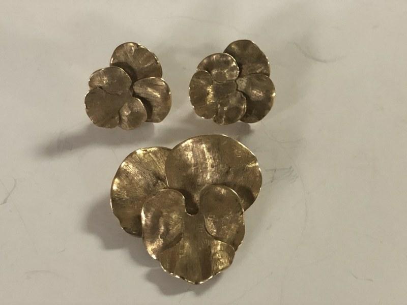 14K 3 PC. PIN AND EARRINGS SET WITH LEAF DESIGN, FROM (1 of 5)