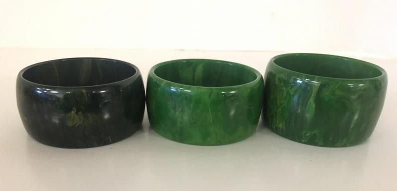 BAKELITE (3) GREEN CHUNKY BRACELETS FROM A ONE OWNER (1 of 3)