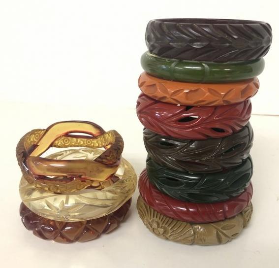 BAKELITE (11) CARVED VINTAGE BRACELETS (3) ARE CLEARISH (1 of 8)