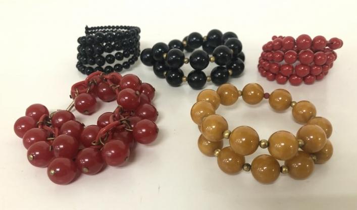 BAKELITE (5) BEADED BRACELETS, FROM ONE OWNER 45 YEAR (1 of 7)
