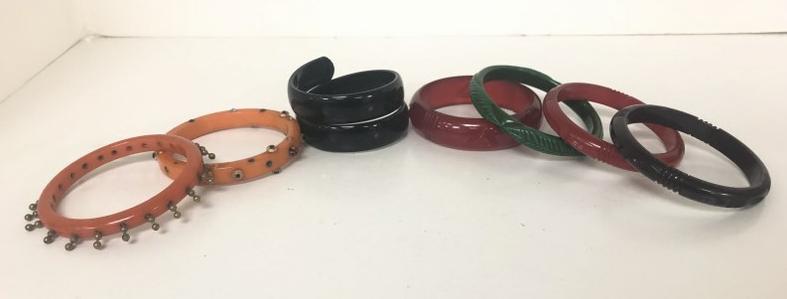 BAKELITE (7) VINTAGE BRACELETS INCL. CARVED. THIS COMES (1 of 7)